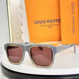 Picture of Louis Vuitton Sunglasses _SKUfw76722117fw